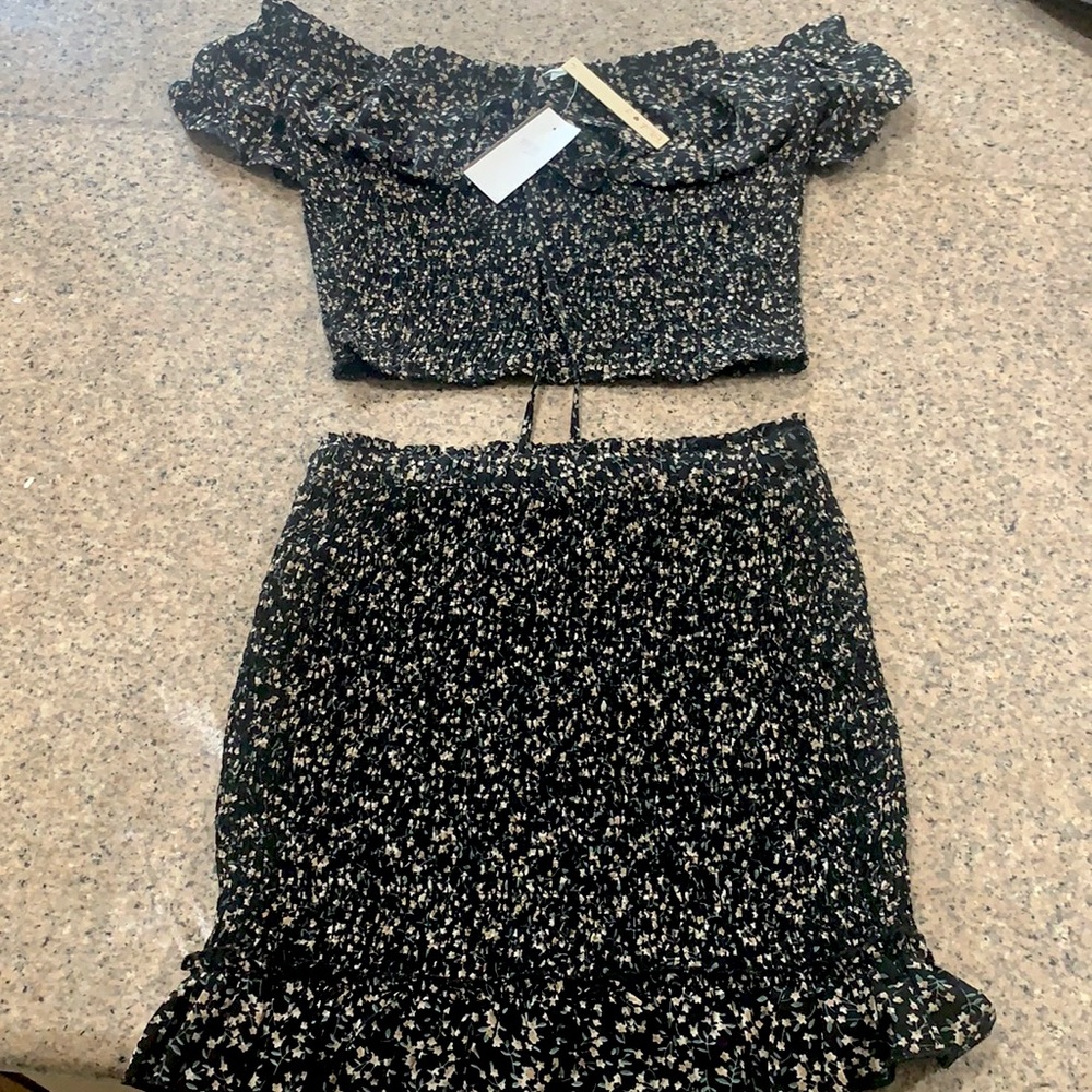 2 piece set, new condition never has been worn